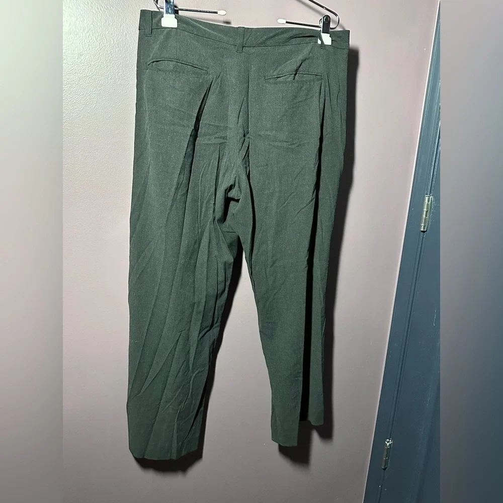 Old Navy Women’s Gray Slacks - Picture 5 of 6